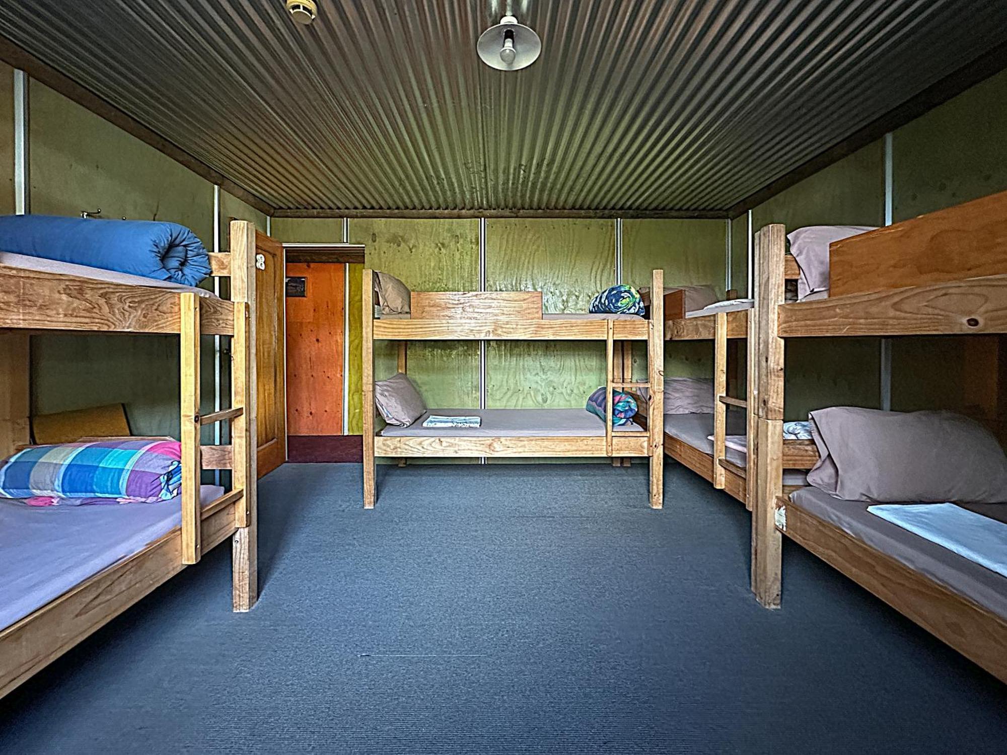 The Crossing Lodge & Backpackers Erua Luaran gambar