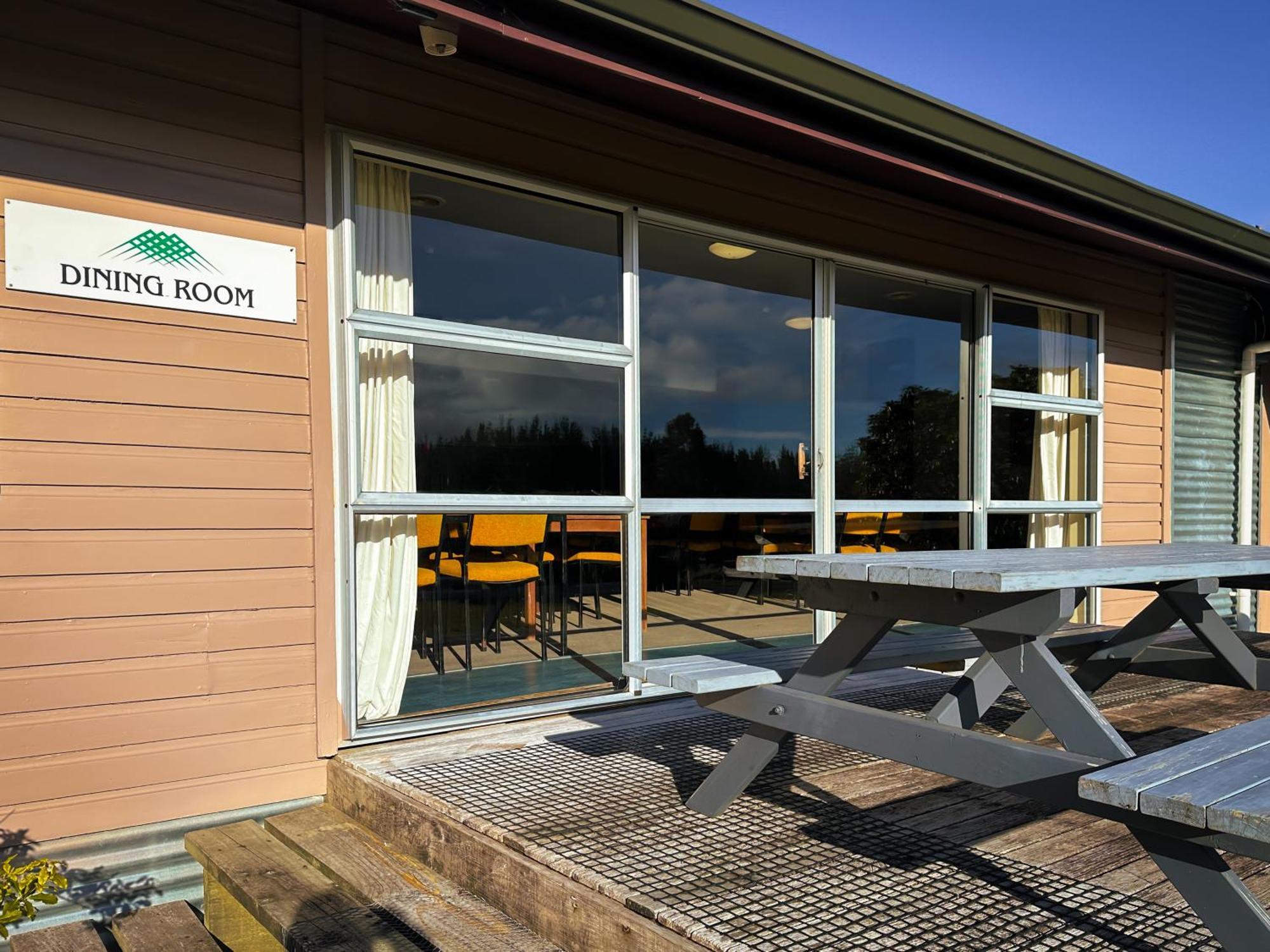 The Crossing Lodge & Backpackers Erua Luaran gambar
