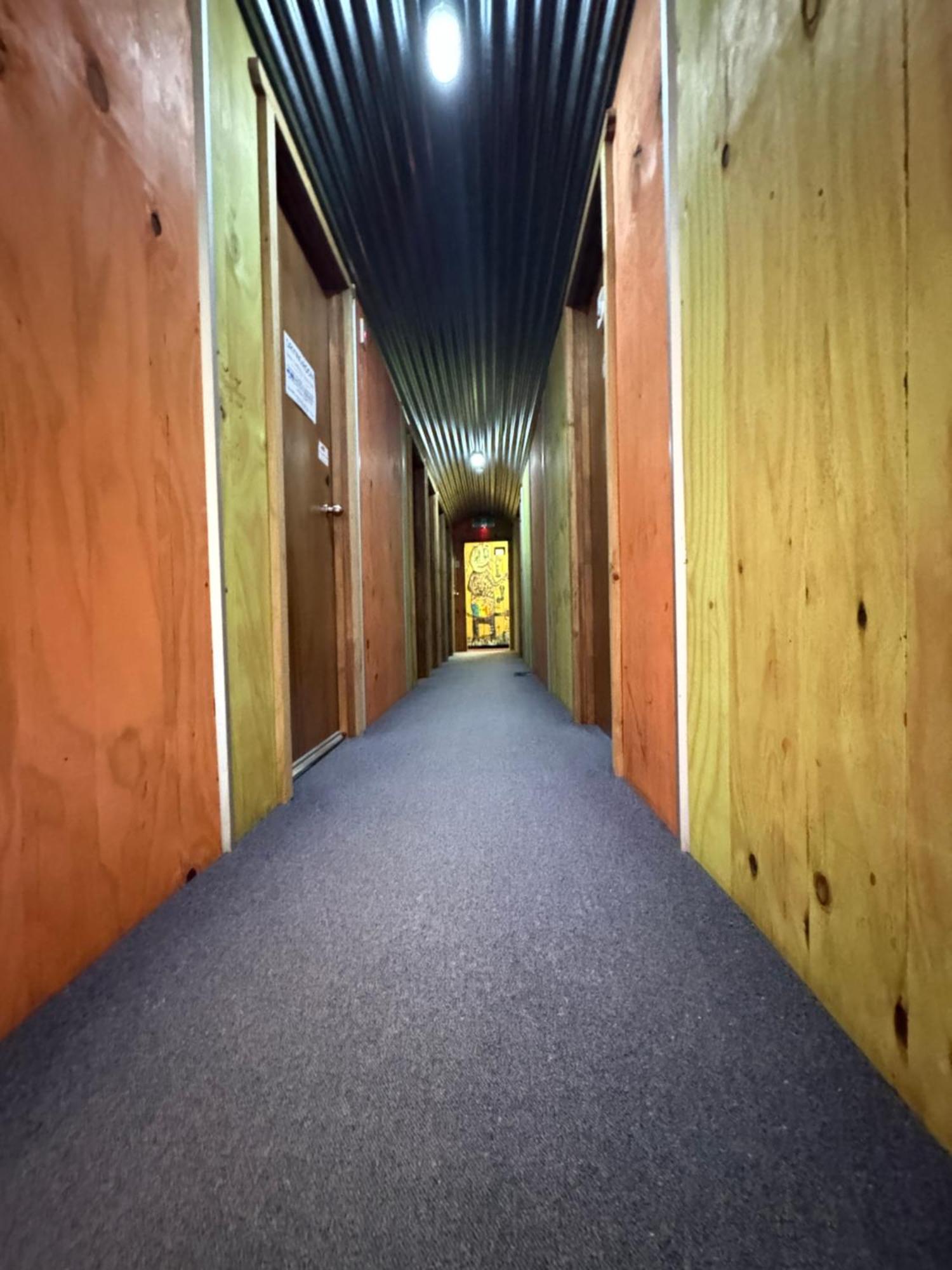 The Crossing Lodge & Backpackers Erua Luaran gambar