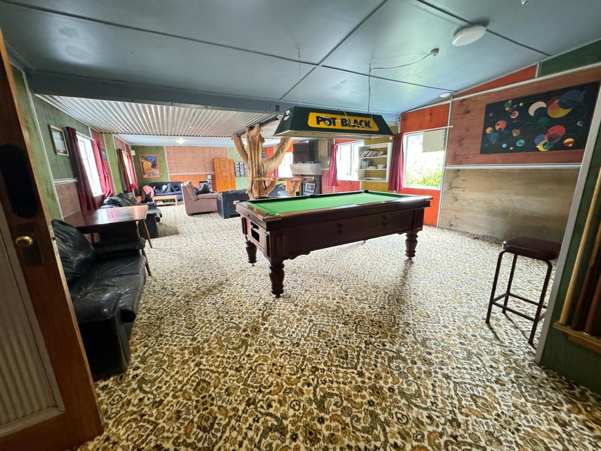 The Crossing Lodge & Backpackers Erua Luaran gambar