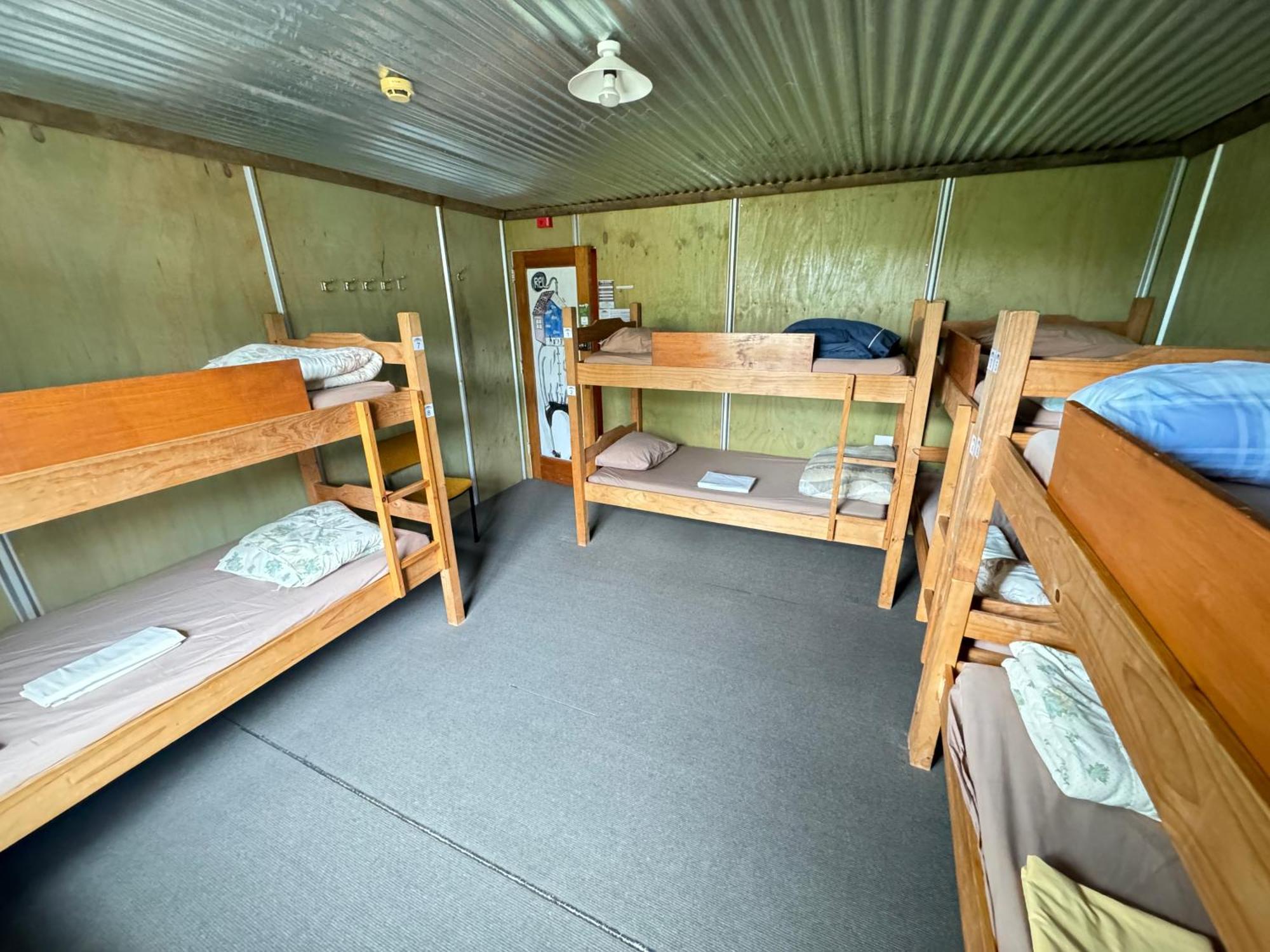 The Crossing Lodge & Backpackers Erua Luaran gambar