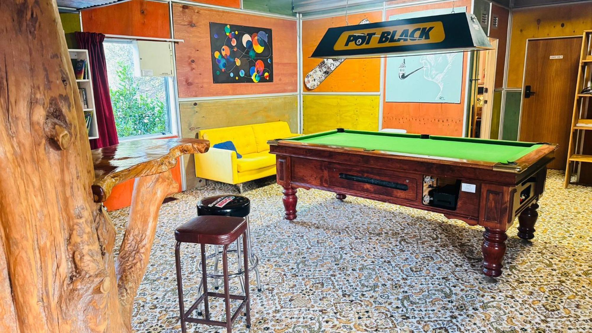 The Crossing Lodge & Backpackers Erua Luaran gambar