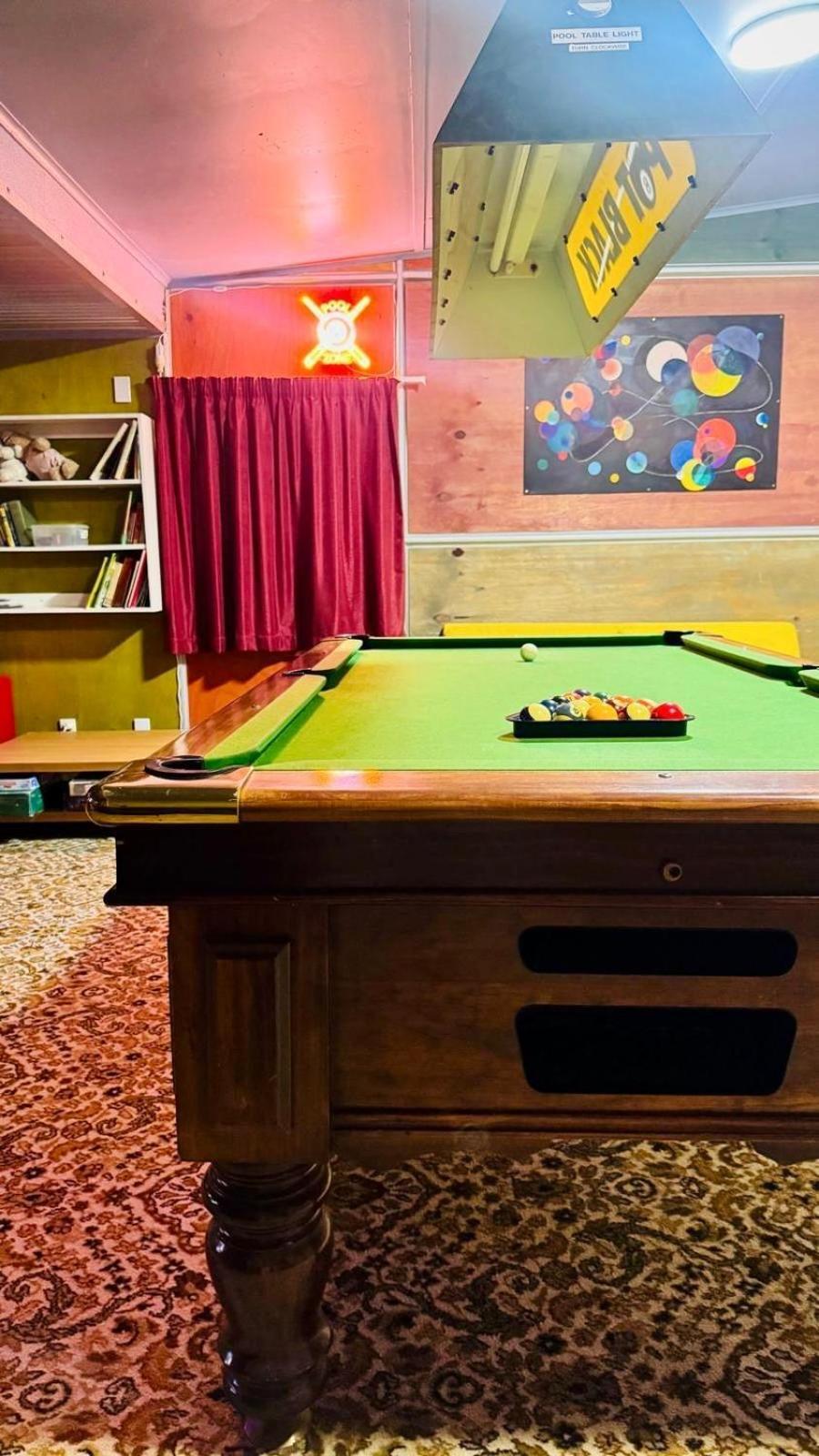 The Crossing Lodge & Backpackers Erua Luaran gambar